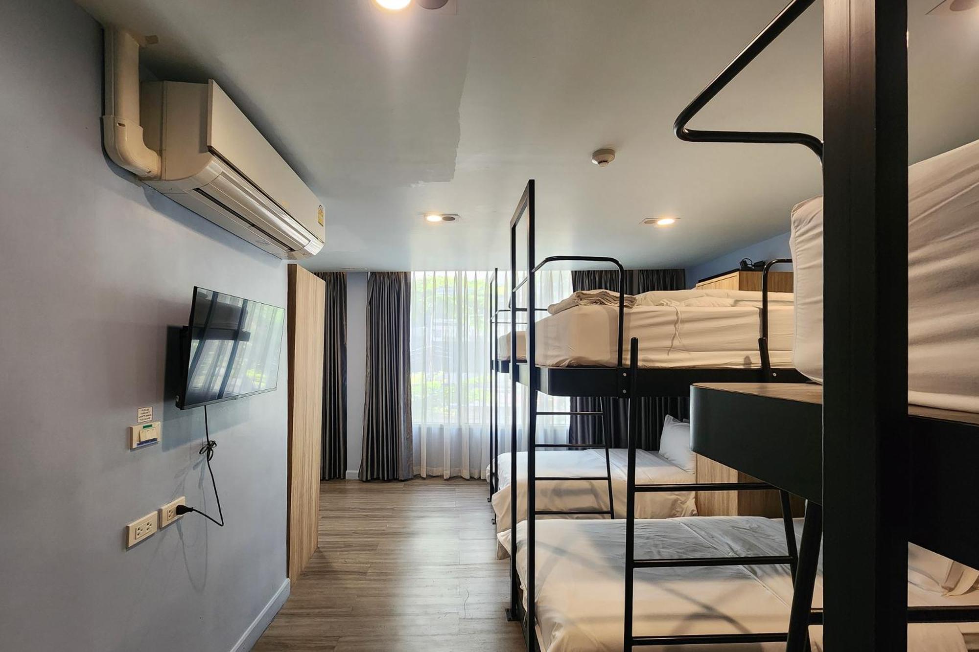 Simply Sleep Hostel Bangkok Exteriör bild