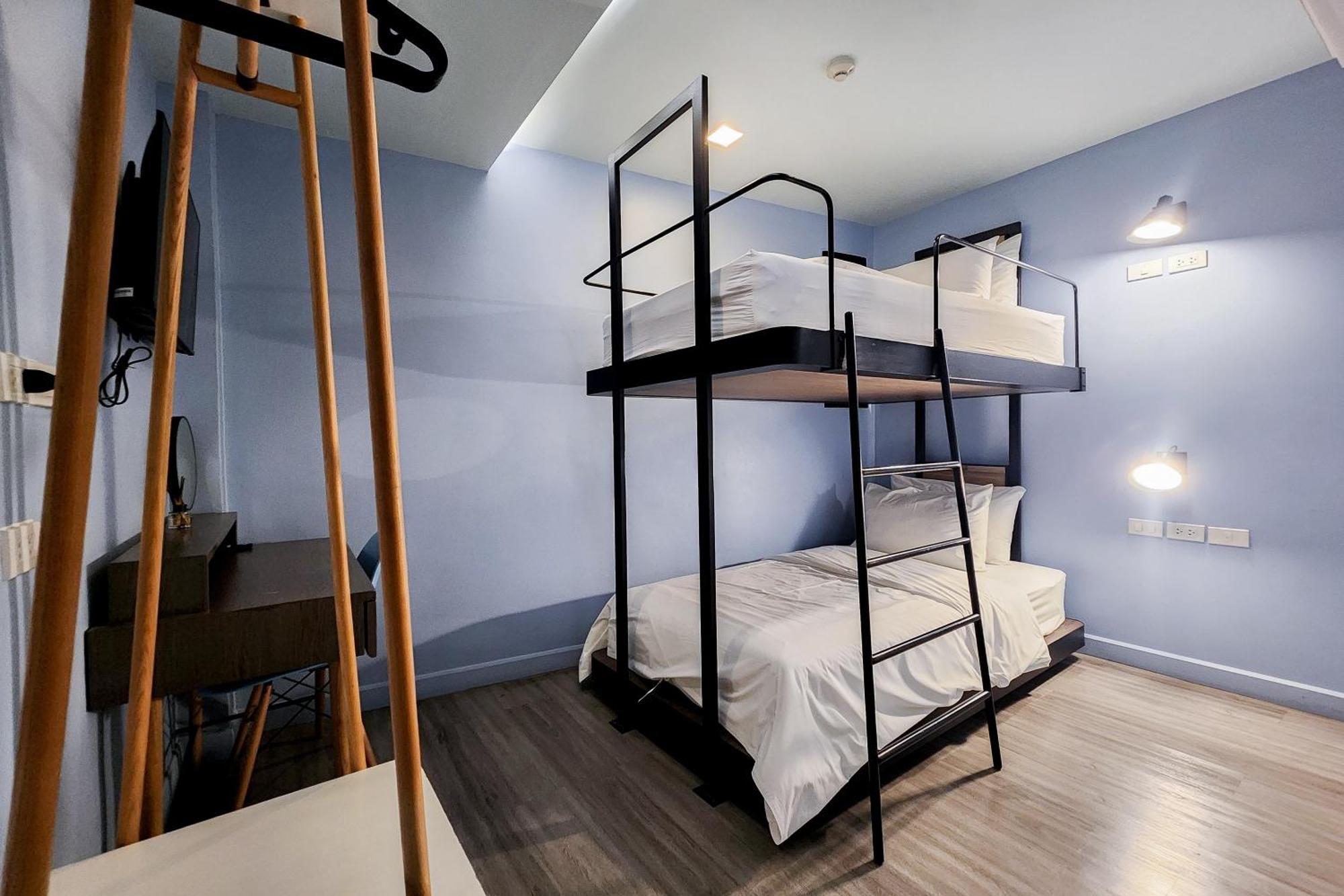 Simply Sleep Hostel Bangkok Exteriör bild
