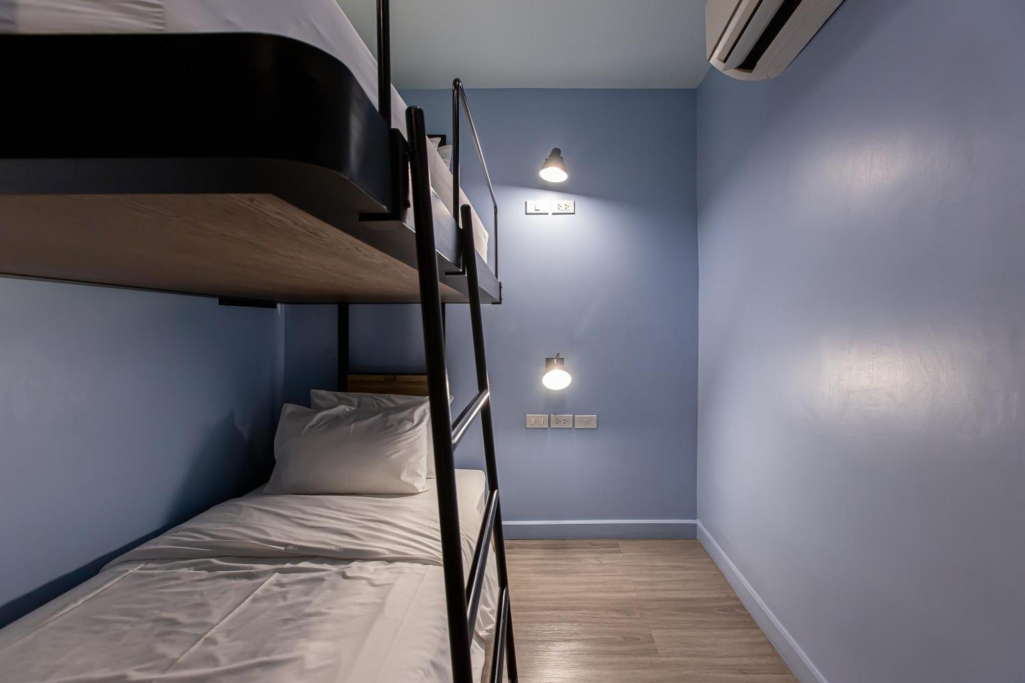 Simply Sleep Hostel Bangkok Exteriör bild