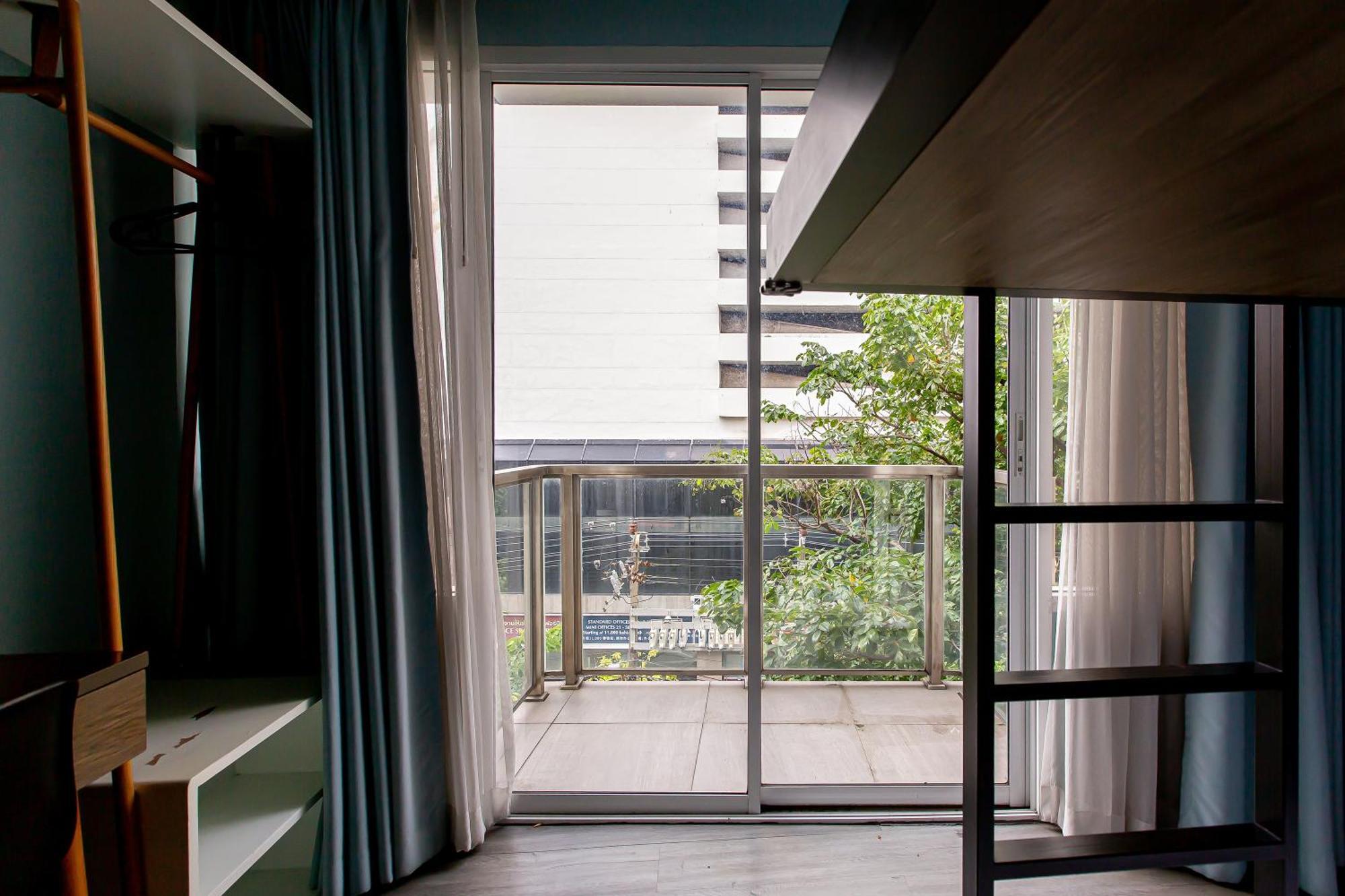 Simply Sleep Hostel Bangkok Exteriör bild