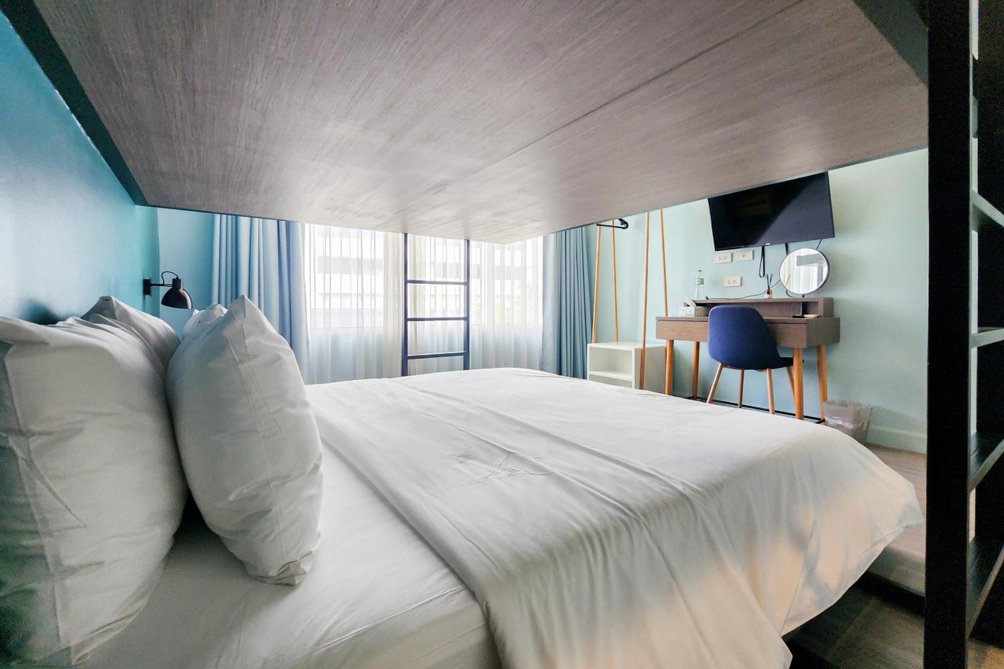 Simply Sleep Hostel Bangkok Exteriör bild