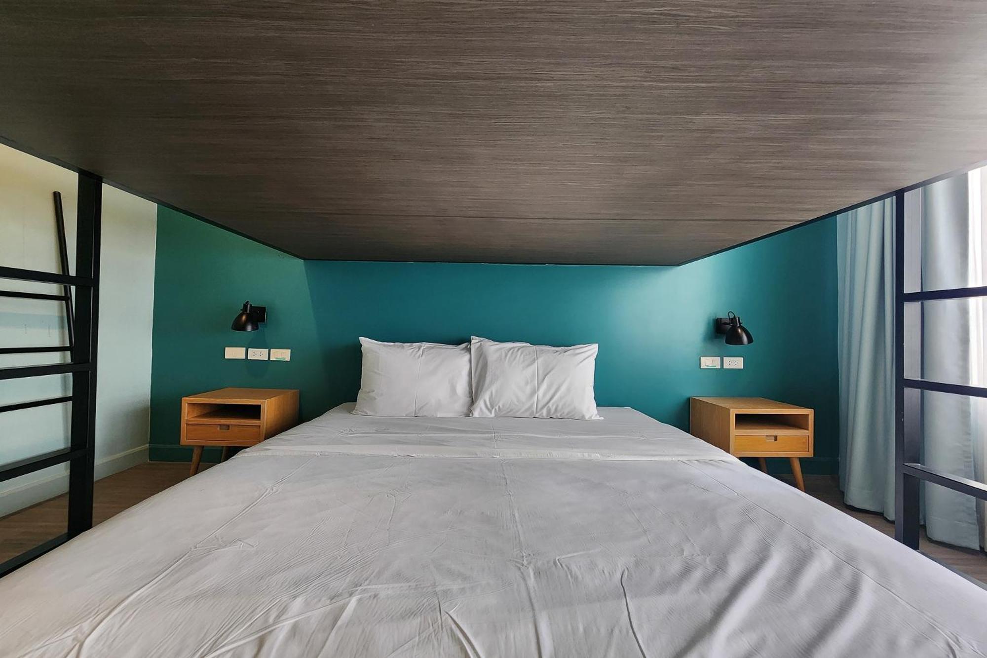 Simply Sleep Hostel Bangkok Exteriör bild