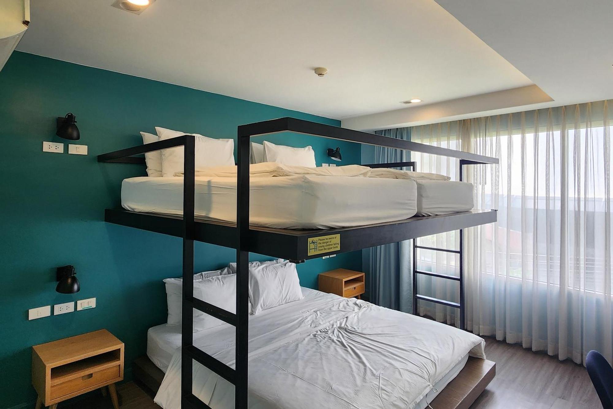 Simply Sleep Hostel Bangkok Exteriör bild