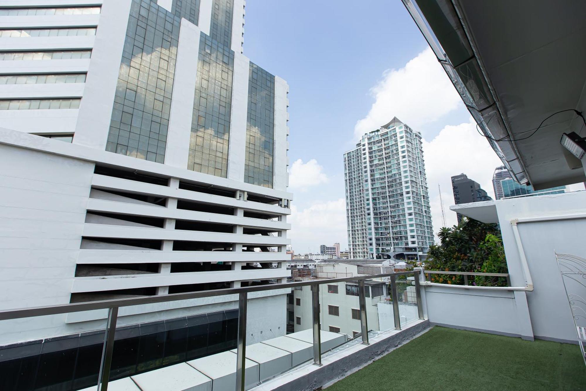 Simply Sleep Hostel Bangkok Exteriör bild