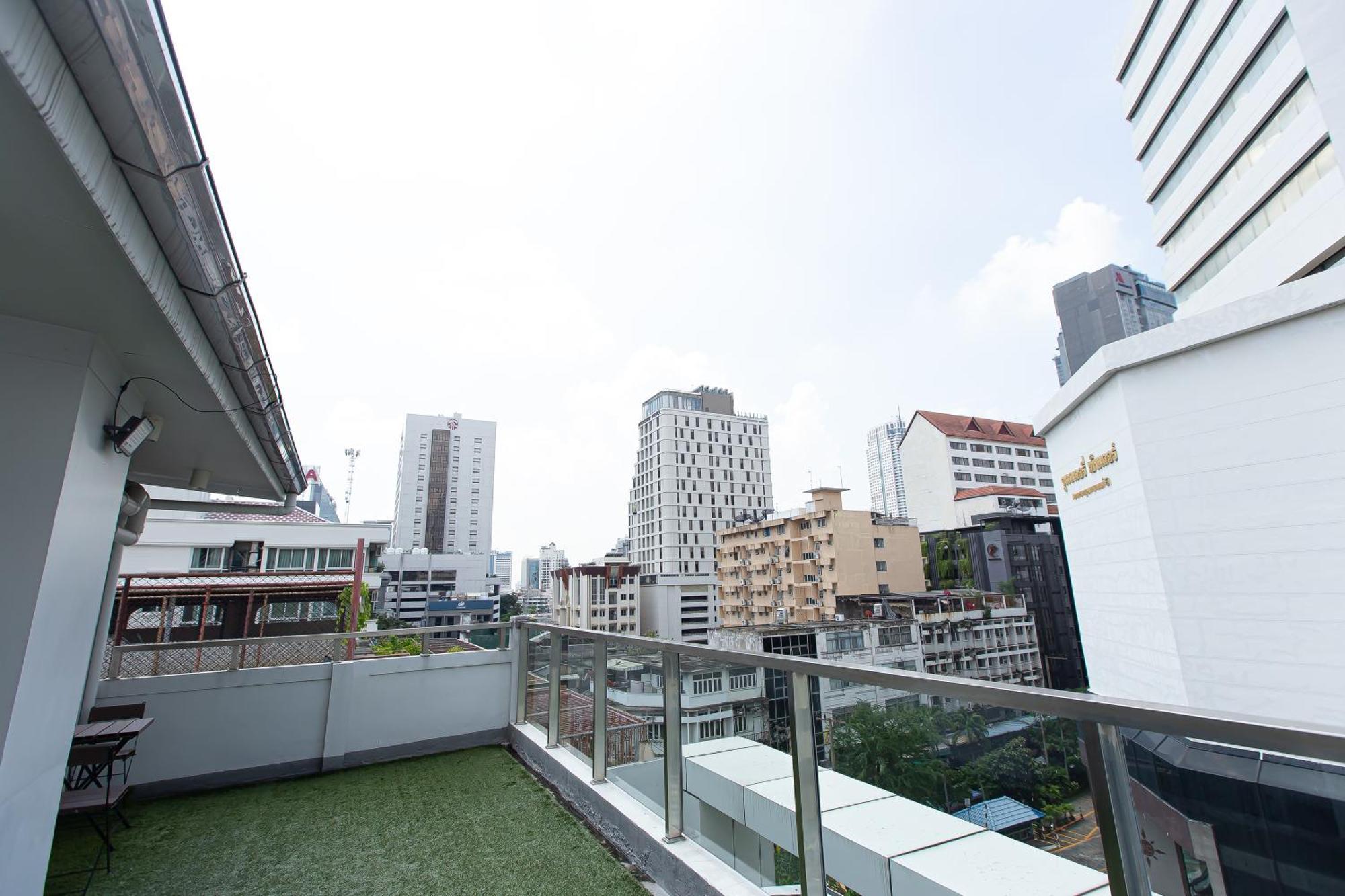 Simply Sleep Hostel Bangkok Exteriör bild